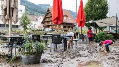 Кучи грязи и мусора: Швейцарию сильно затопило вслед за Бельгией