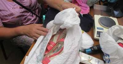 "Золушка" с сюрпризом в туфельке: женщина хотела пересечь границу с наркотиками в босоножках