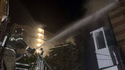 Пожарные ликвидировали открытое горение в доме в центре Ростова-на-Дону