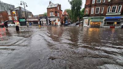 Восемь станций метро Лондона закрыли из-за наводнения