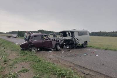 Скончался водитель УАЗа, попавшего в аварию на севере Омской области