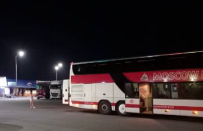 Автобус с туристами застрял на пути из Петербурга в Крым из-за поломки
