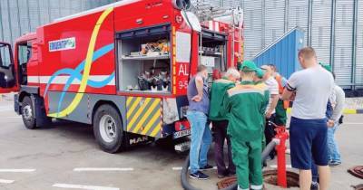 Украинские аграрии получили новый пожарный автомобиль на шасси MAN TGM (видео)