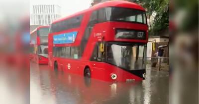 Лондон затопило після сильної зливи — відео