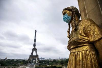 Парламент Франции принял закон о паспортах вакцинации, несмотря на протесты