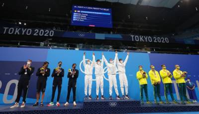 США выиграли мужскую эстафету по плаванию на Олимпиаде, личное золото добыли Титмус, Пити и Макнил