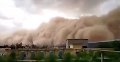 Кадры из фильма-катастрофы: Песчаная буря накрыла провинцию в Китае