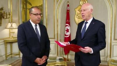 Премьер-министра Туниса отправили в отставку после протестов
