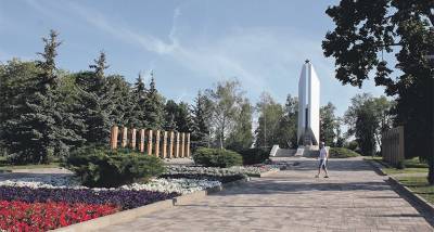 Парк Победы в Задонске: музыкальные трансляции и декоративная подсветка