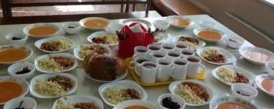 В Омске в пришкольных лагерях детей кормили просроченными продуктами