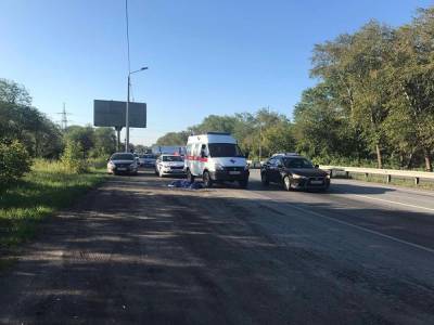 В Челябинске пассажир скорой на полном ходу выпала из автомобиля и погибла