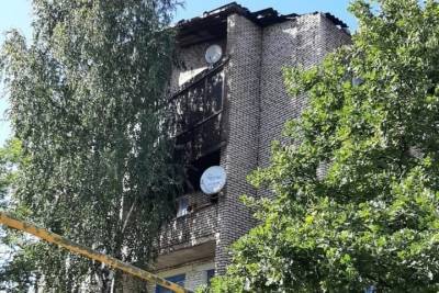 В поселке Пола эвакуировали многоэтажку из-за пожара