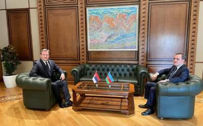 Главы МИД Азербайджана и Сербии провели встречу в формате один на один