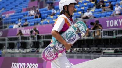 Тринадцатилетняя японка стала олимпийской чемпионкой по скейтбордингу