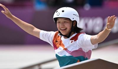 Первой в истории Олимпийской чемпионкой по скейтбордингу стала 13-летняя японка