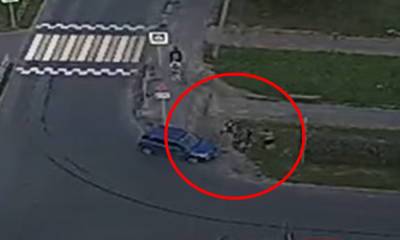 В Петрозаводске водитель сбил двух девушек, а затем еще избил одну из них