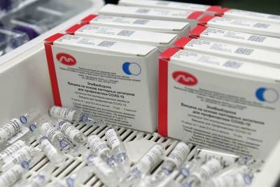 В Курскую область поступила партия из 1 590 доз вакцины «ЭпиВакКорона»