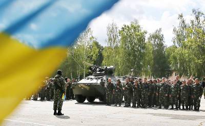 На Украине призывают начать военную кампанию в Донбассе
