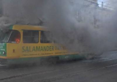 Трамвай загорелся во время движения в Одессе, всё в дыму: видео ЧП