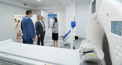 Новые КТ, МРТ и нейрохирургия: Пашинян осмотрел переоснащенную больницу в Ереване