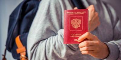 В России готовят законопроект об изъятии загранпаспортов у должников