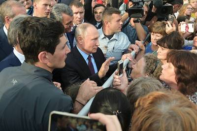 Песков рассказал о мерах предосторожности перед встречами с Путиным