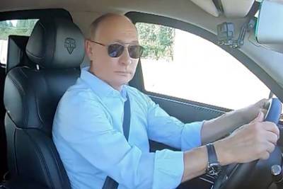Путин предложил окружить Петербург новой дорогой
