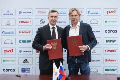 РФС подписал контракт с новым главным тренером сборной России по футболу