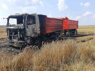 В Берестовицком районе работники СПК потушили грузовик