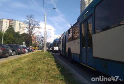 Троллейбусы встали в пробку на проспекте Ветеранов – эксклюзивные фото