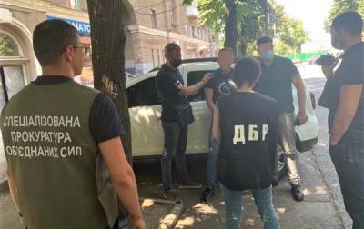 Харьковского пограничника поймали на взятке в $12 тысяч