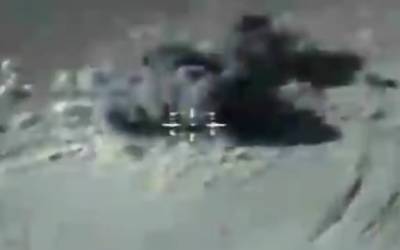 Опубликовано видео удара российских бомбардировщиков по джихадистам в Белой пустыне Сирии