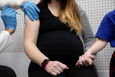 В Минздраве рекомендуют беременным вацинироваться от коронавируса