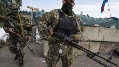 В центре Донецка слышны залпы, террористы размещают зенитные установки в жилых кварталах