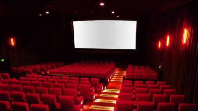 В Азербайджане обсуждается вопрос возобновления работы театров и кинотеатров - помощник Президента
