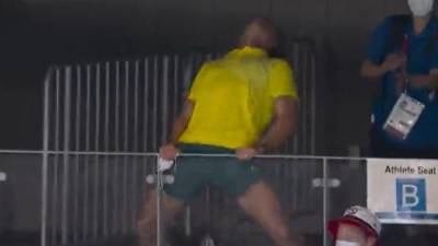 Австралийский тренер стал героем мема после победы спортсменки – видео
