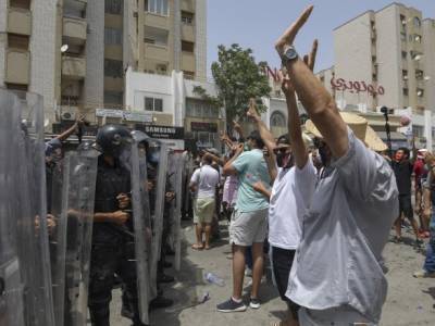 Саид Каис - Ситуация в Тунисе: страна охвачена протестами, армия блокировала здание парламента - unn.com.ua - Украина - Киев - Тунис - Тунисская Респ.