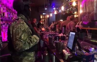 Фото: в Петербурге за вывеской ночного клуба скрывался наркопритон