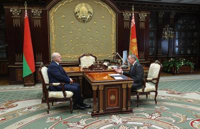 Лукашенко обсудил с Макеем график международных мероприятий с учетом пандемии