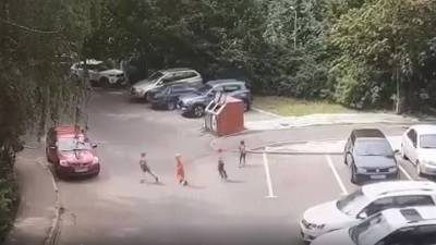 Появилось видео бегства мальчиков из детского сада на юго-западе Москвы