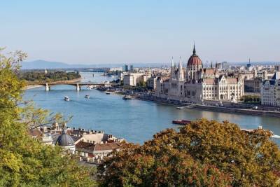 Венгрия разрешила привитым от коронавируса россиянам въезд в страну