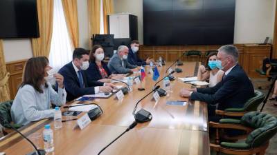 Алиханов встретился с послом Европейского Союза в России