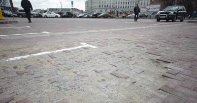 В Калининграде решили обозначать парковки вдоль дорог «вечной» разметкой