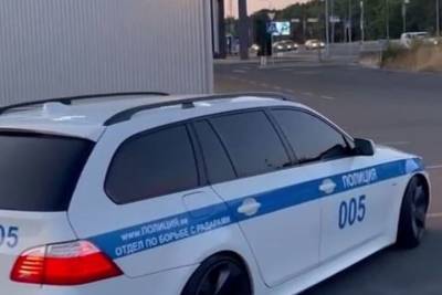 Эстонскую девушку задержали за раскраску автомобиля под ДПС России