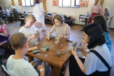 Школьники из Бокситогорска стали лауреатами «Палитры ремесел»