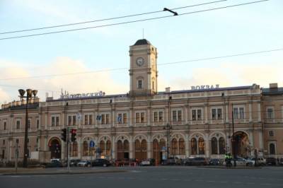 В Петербурге проводят проверку после падения детей на рельсы