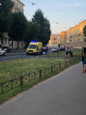 Фото: в Петербурге под колесами машины погиб пешеход
