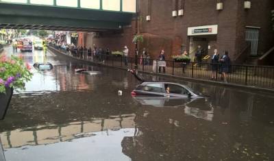 Тропические июльские дожди вызвали наводнение в Лондоне