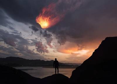 Небо над Норвегией осветил гигантский метеорит и мира