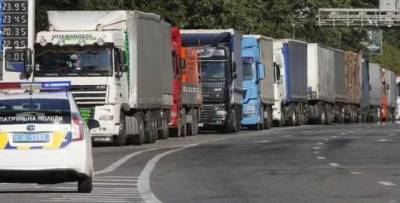 Въезд грузовиков в Киевскую область ограничили из-за жары